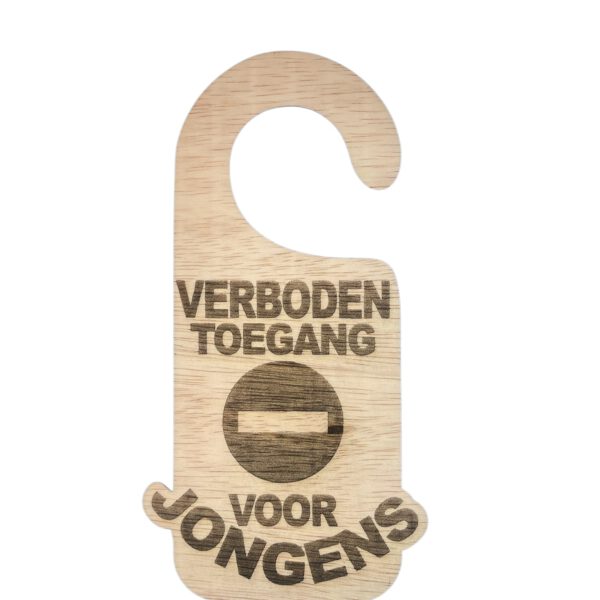 Deurhanger: Verboden toegang voor jongens
