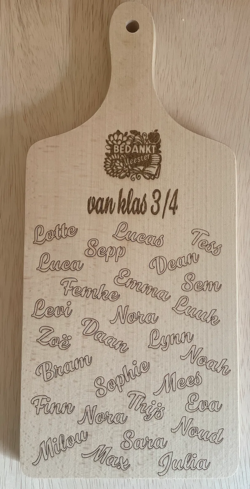 Mooie borrelplank Juf/Meester met alle namen van de leerlingen - Afbeelding 2