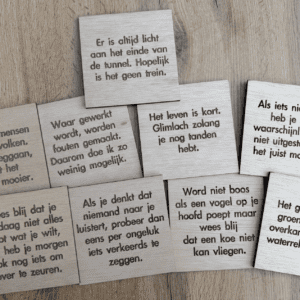 Houten bordje met (eigen) tekst. Grappig, Troostend, Opbeurend........